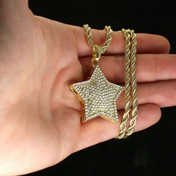 New Star Pendant & Necklace Set - Top Quality! - Picture 2 of 3